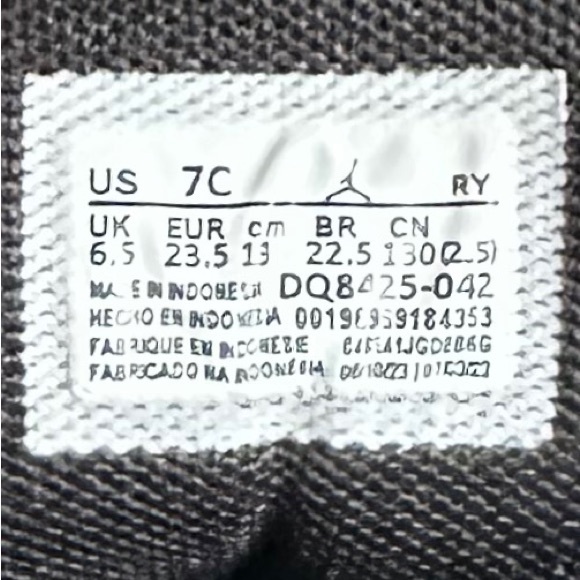 Jordan 1 Mid ‘Royal Blue’ toddler size 7C - Picture 15 of 15